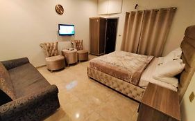 Hotel Day In Empouriem